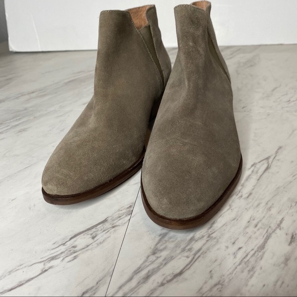 Seychelles Gray Suede Chelsea Ankle Boot 7 - Picture 10 of 12